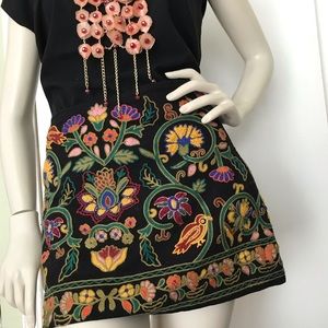 Zara Mexican style mini skirt embroidered